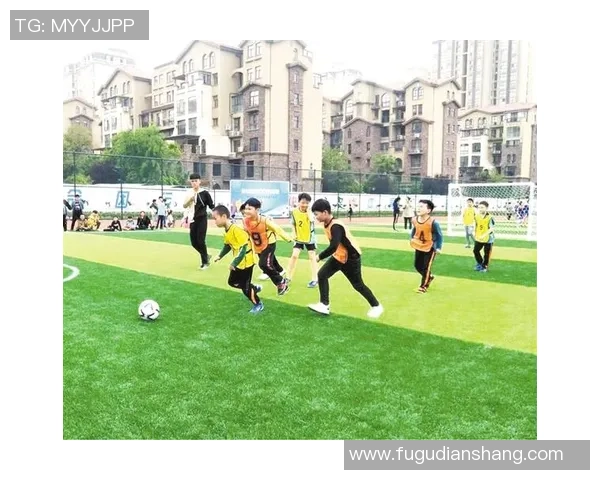 中国足球解说员解读国际球星精彩瞬间 独特视角下的激情与智慧